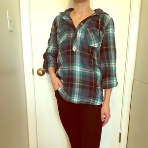 Plaid hooded long-sleeved shirt